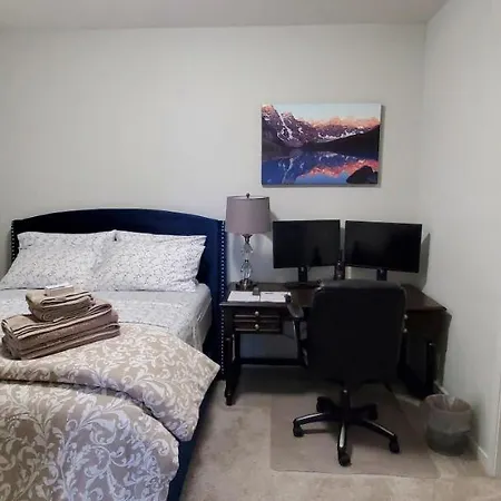 Delightful 1-Bedroom Private Suite In A New Home Calgary Extérieur photo