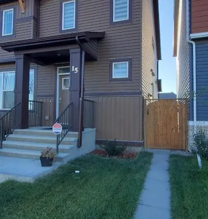 Delightful 1-Bedroom Private Suite In A New Home Calgary Extérieur photo