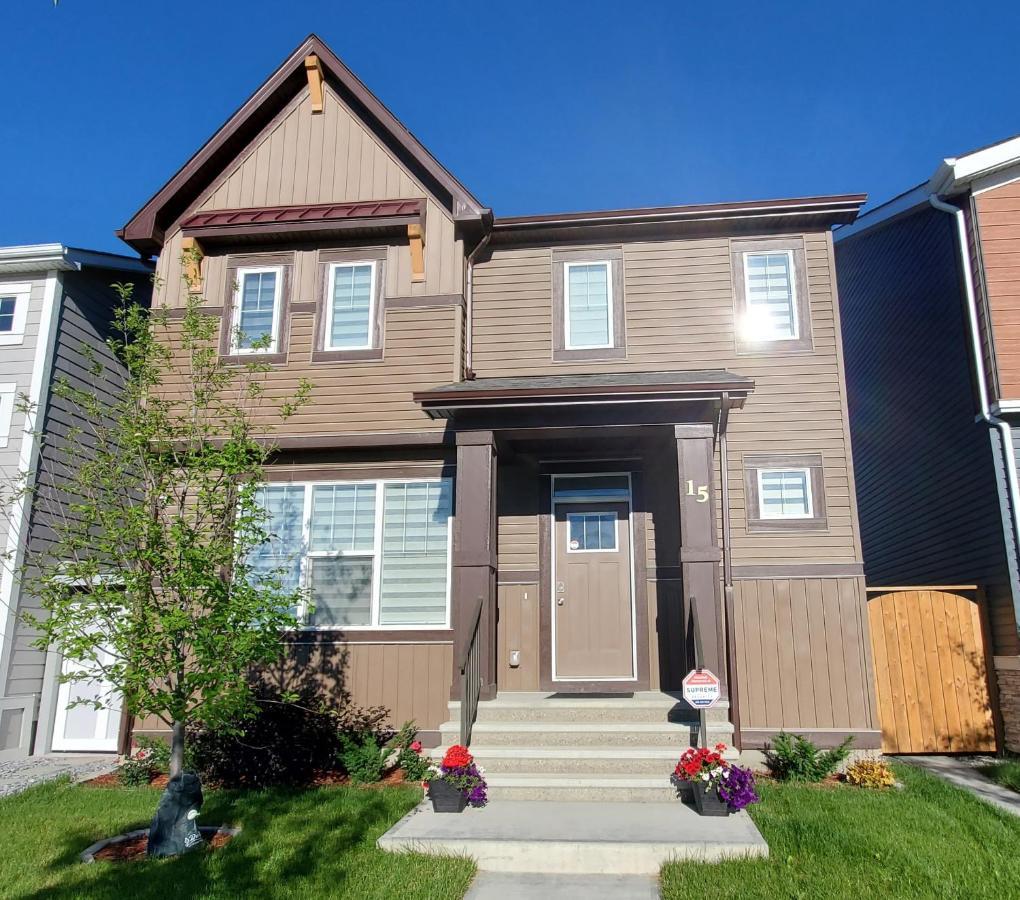 Delightful 1-bedroom Private In A New Calgary